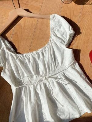 เสื้อครอปปาดไหล่ผ้าฉลุย