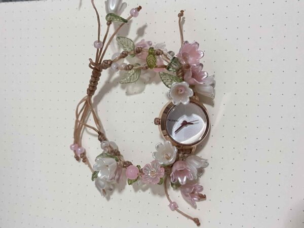 นาฬิกาถัดดอกไม้