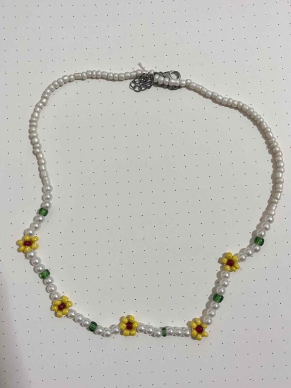 สร้อยคอรูปดอกไม้