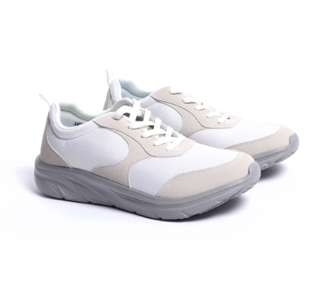 รองเท้าผ้าใบ