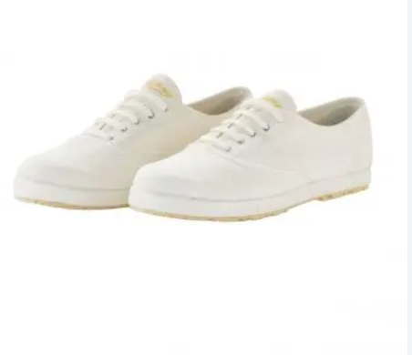 รองเท้าผ้าใบ