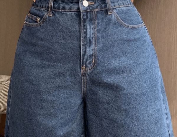 กางเกงยีนขาสั้น